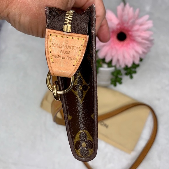 LOUIS VUITTON Monogram Bucket Pouch GM with Louis Vuitton Strap- removable - Picture 7 of 16